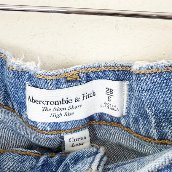 Abercrombie & Fitch The Mom High Rise Curve Love Shorts Size 6 - Picture 4 of 5